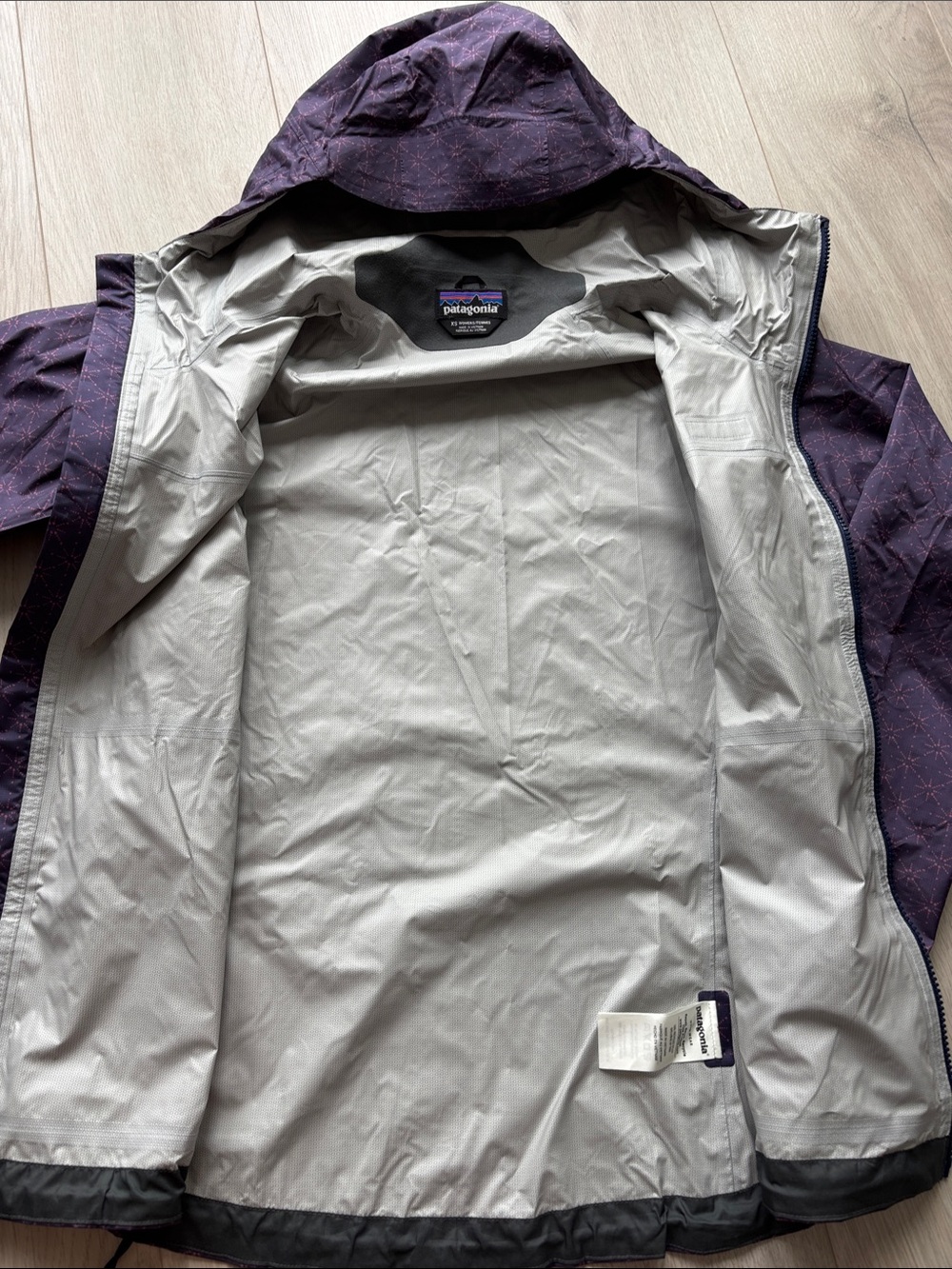Patagonia Purple Hooded Shell Jacket - Picture 6 of 8